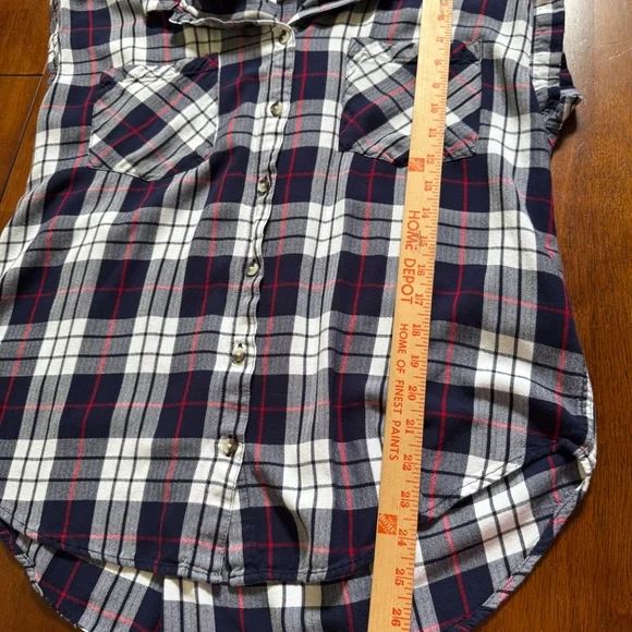 Jachs Girlfriend Top Women's XL Blue Red White Plaid Button Up Sleeveless - Picture 10 of 10